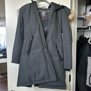 Vince Camuto parka, used in great condition